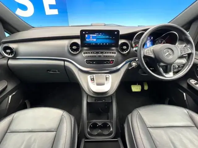 Mercedes-Benz V-Class 2021 photo 2