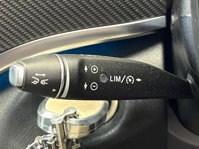 Mercedes-Benz V-Class 2021 photo 4