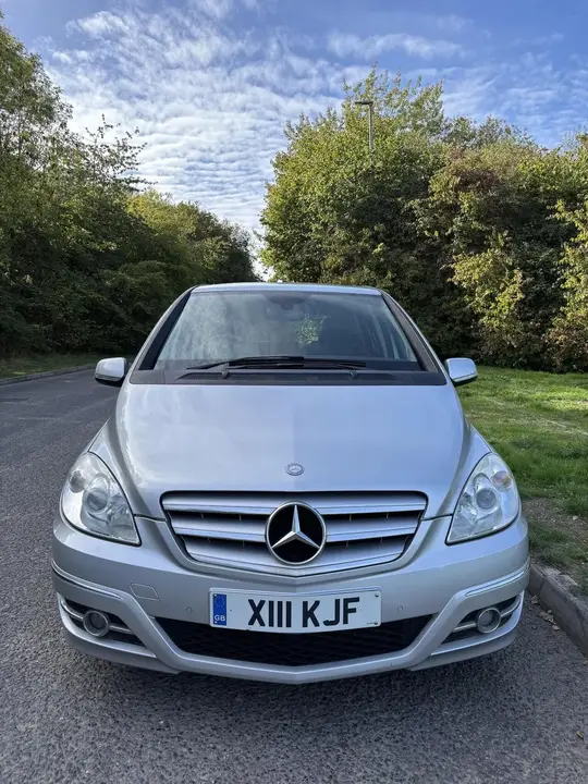 Mercedes-Benz B-Class 2010 photo 2