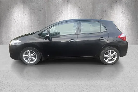 Toyota Auris 2010 photo 4
