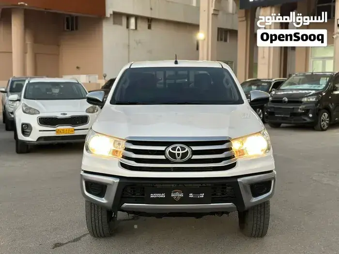 Toyota Hilux 2023 photo 2