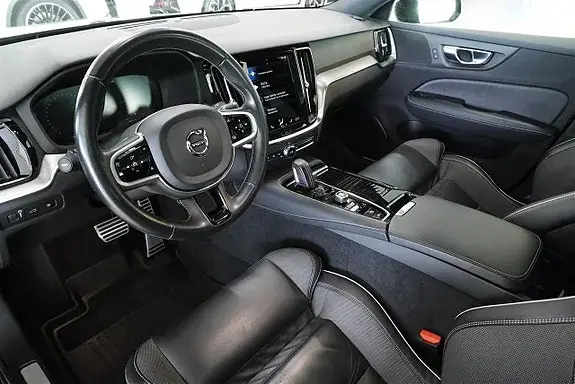 Volvo V60 2021 photo 2