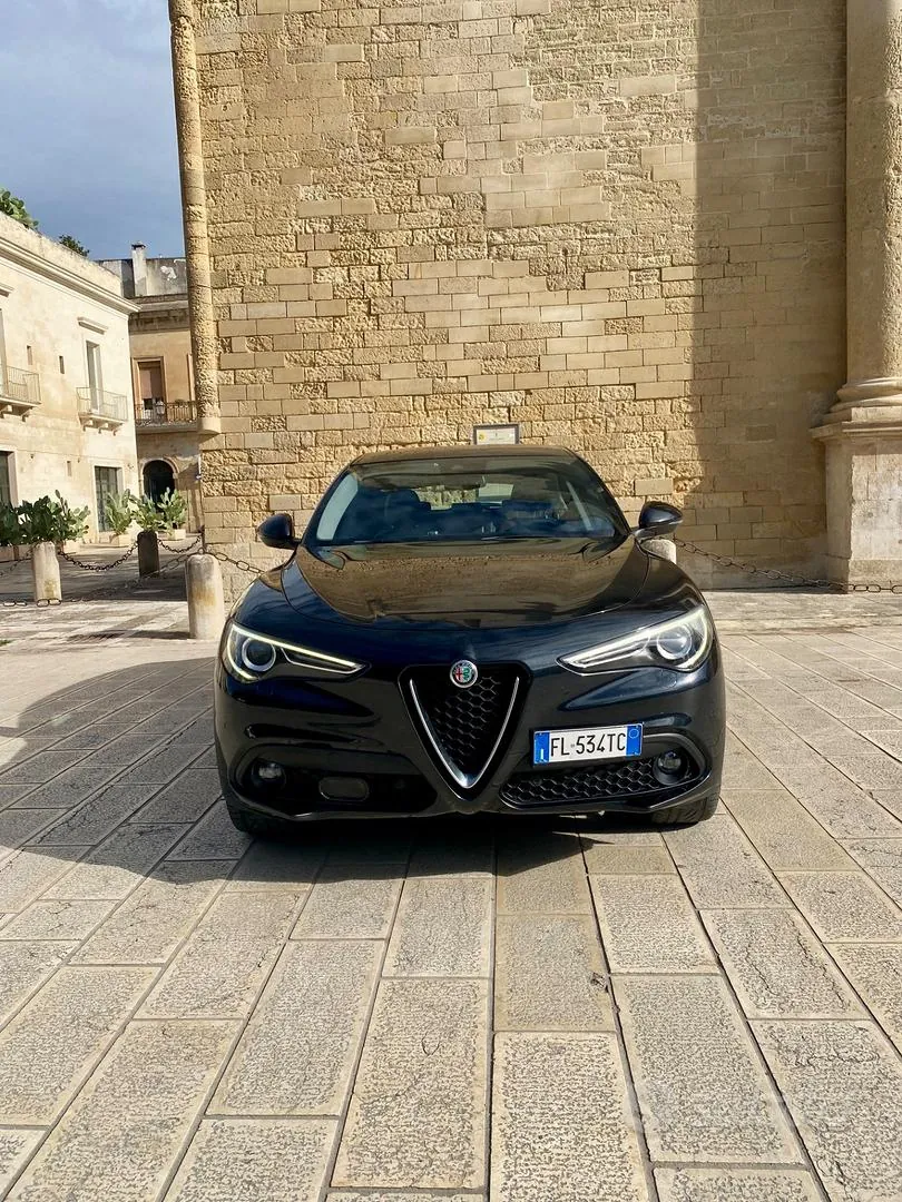 Alfa Romeo Stelvio 2017 photo 2