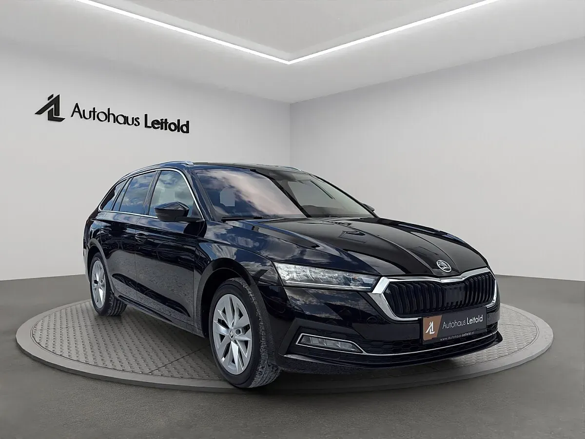 Skoda Octavia 2023 photo 3