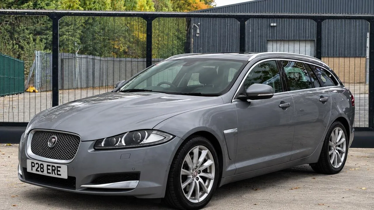 Jaguar Xf 2013 photo 2