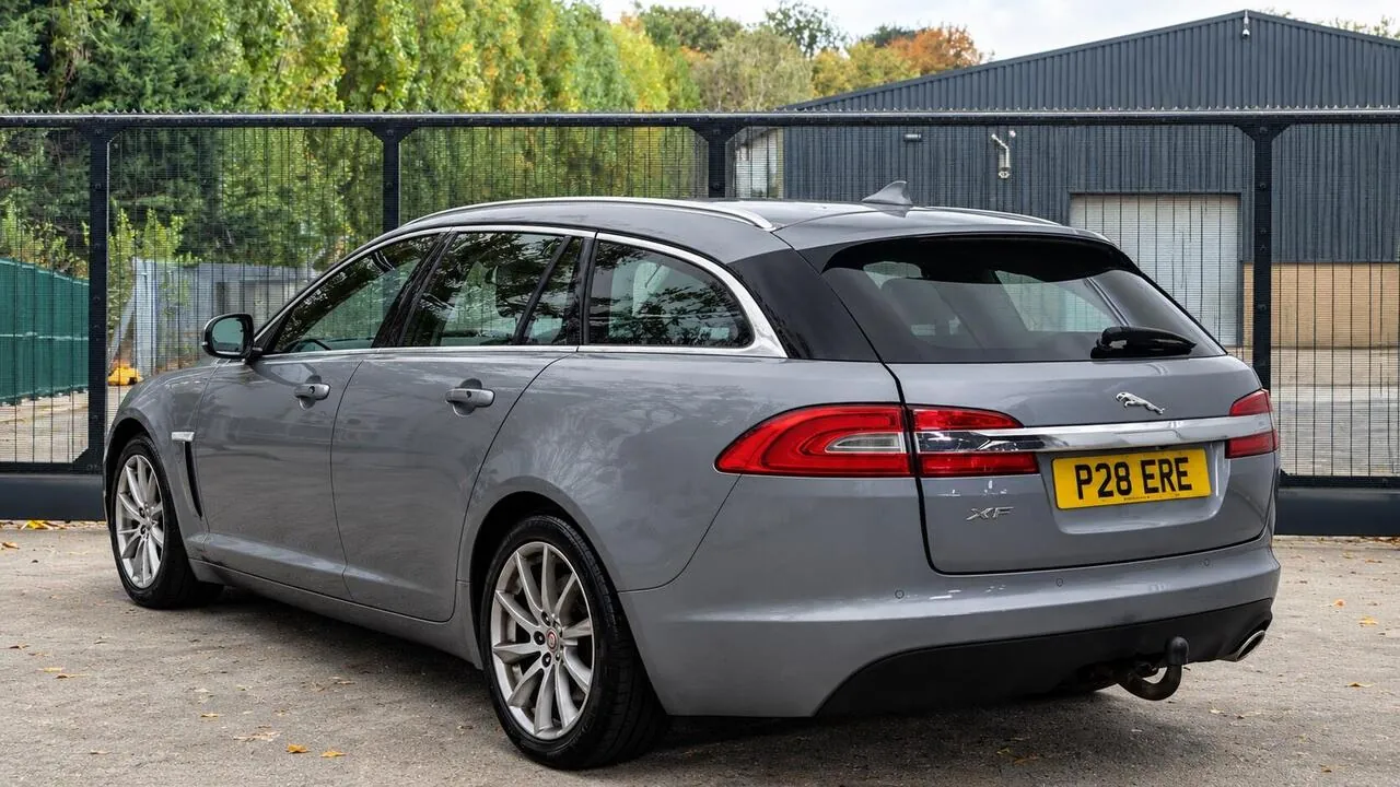 Jaguar Xf 2013 photo 3