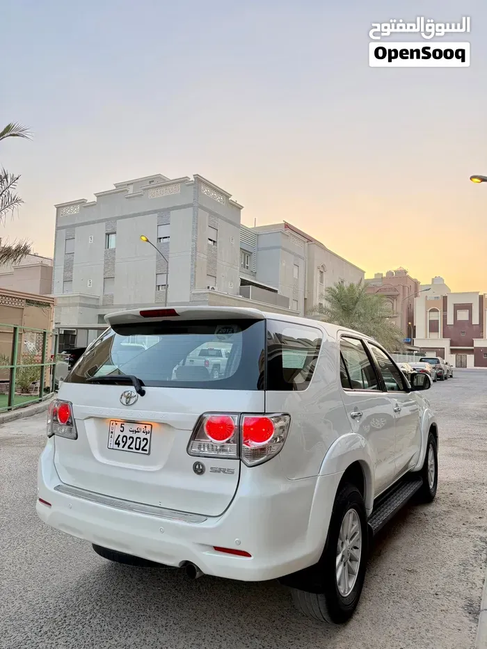 Toyota Fortuner 2012 photo 2