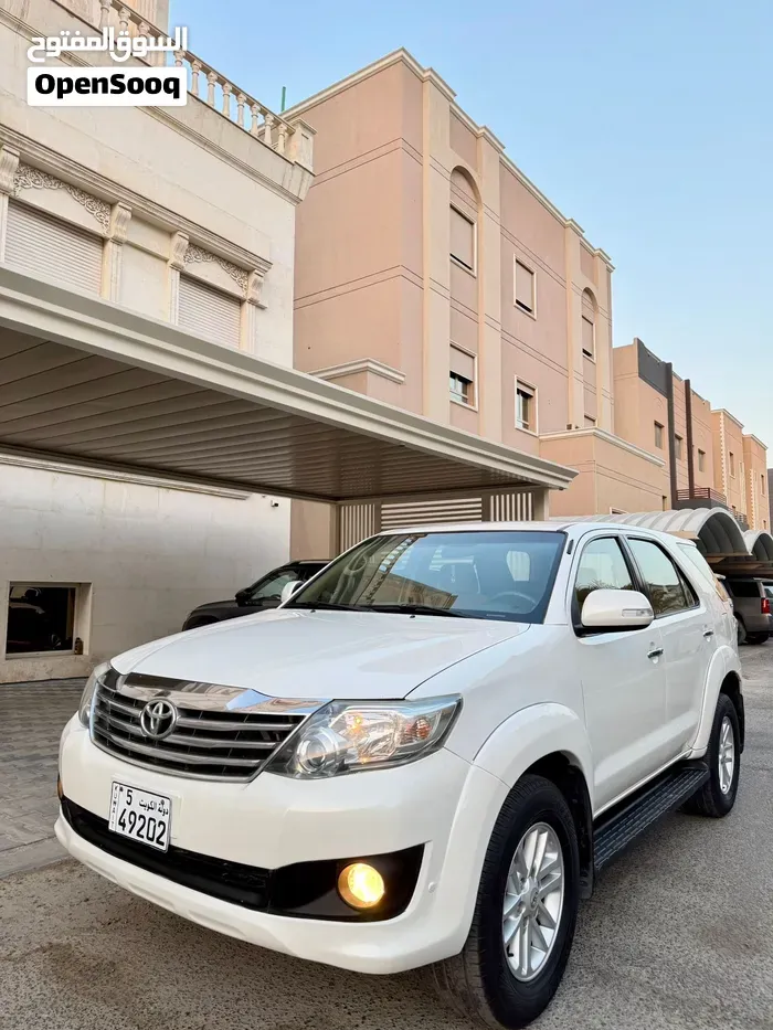 Toyota Fortuner 2012 photo 4