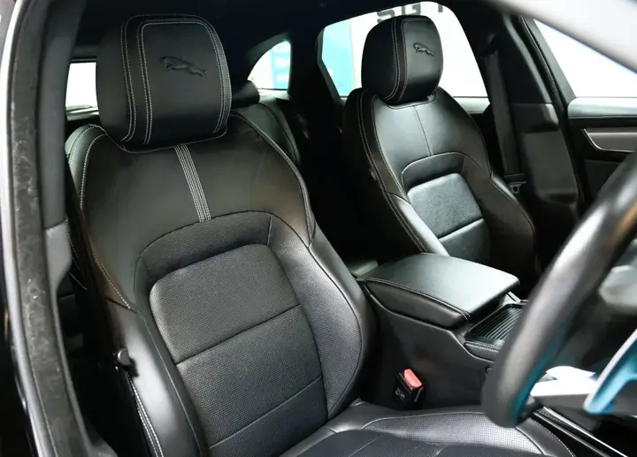 Jaguar F-Pace 2021 photo 4