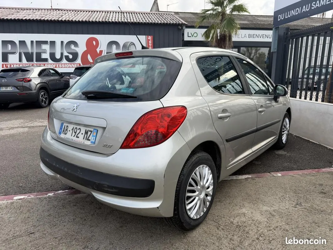 Peugeot 207 2008 photo 4