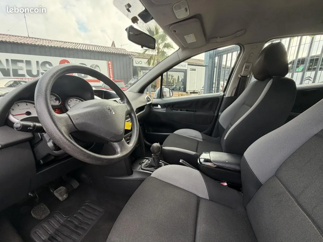 Peugeot 207 2008 photo 5