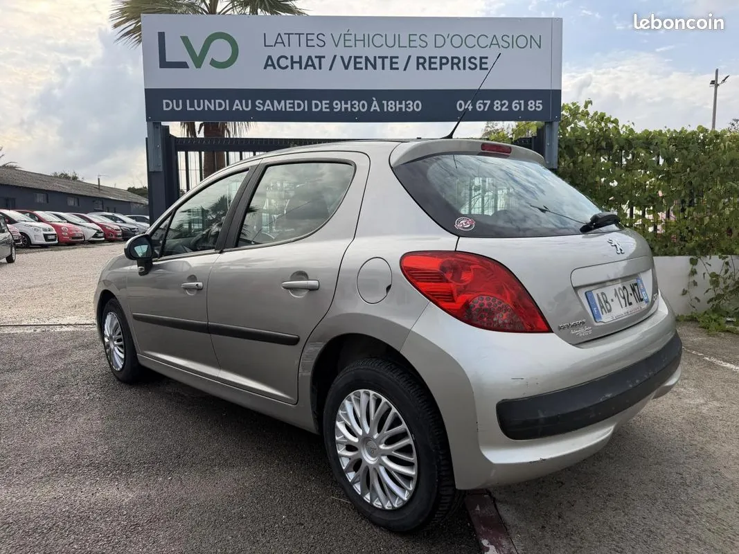 Peugeot 207 2008 photo 3