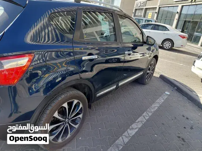 Nissan Qashqai 2012 photo 4