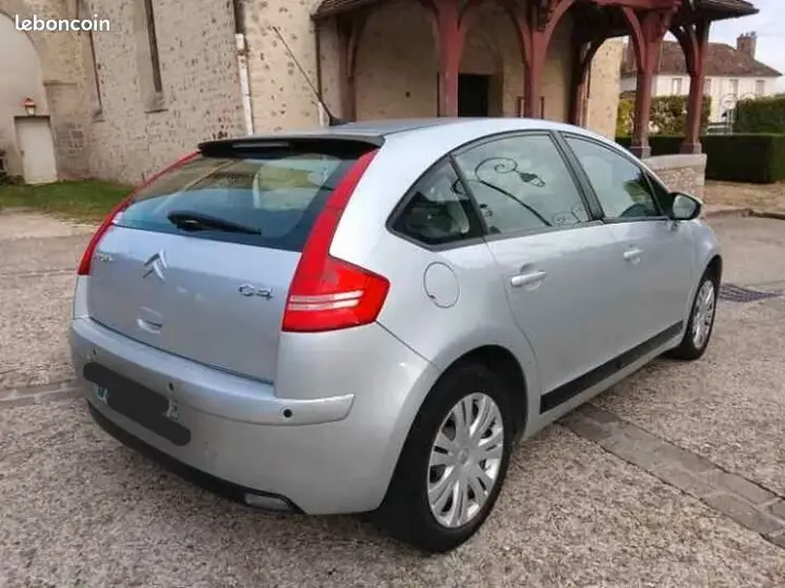 Citroen C4 2010 photo 2