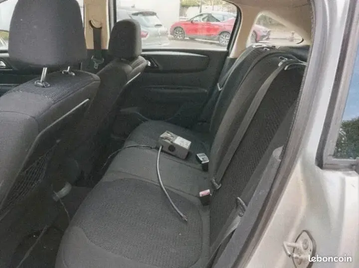 Citroen C4 2010 photo 3