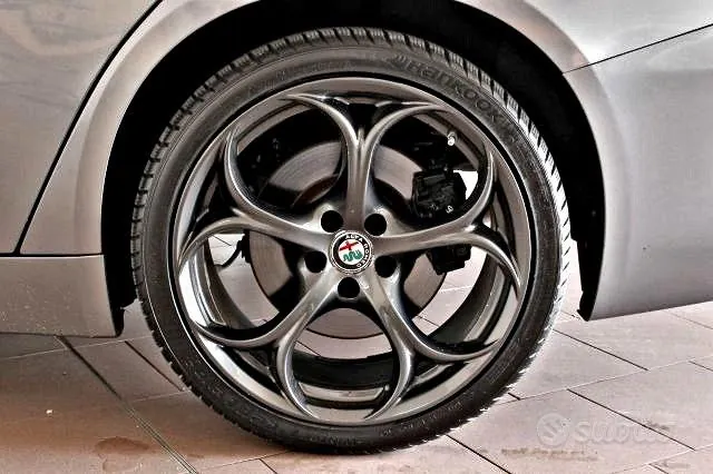 Alfa Romeo Giulia 2017 photo 2