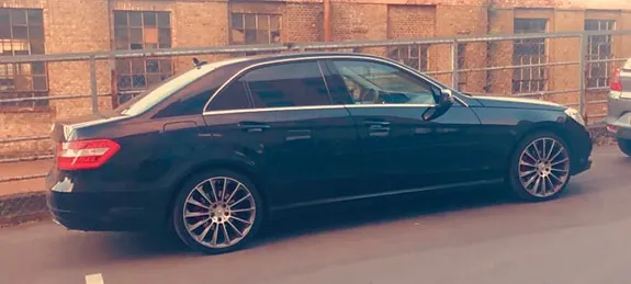 Mercedes-Benz E200 2012 photo 2
