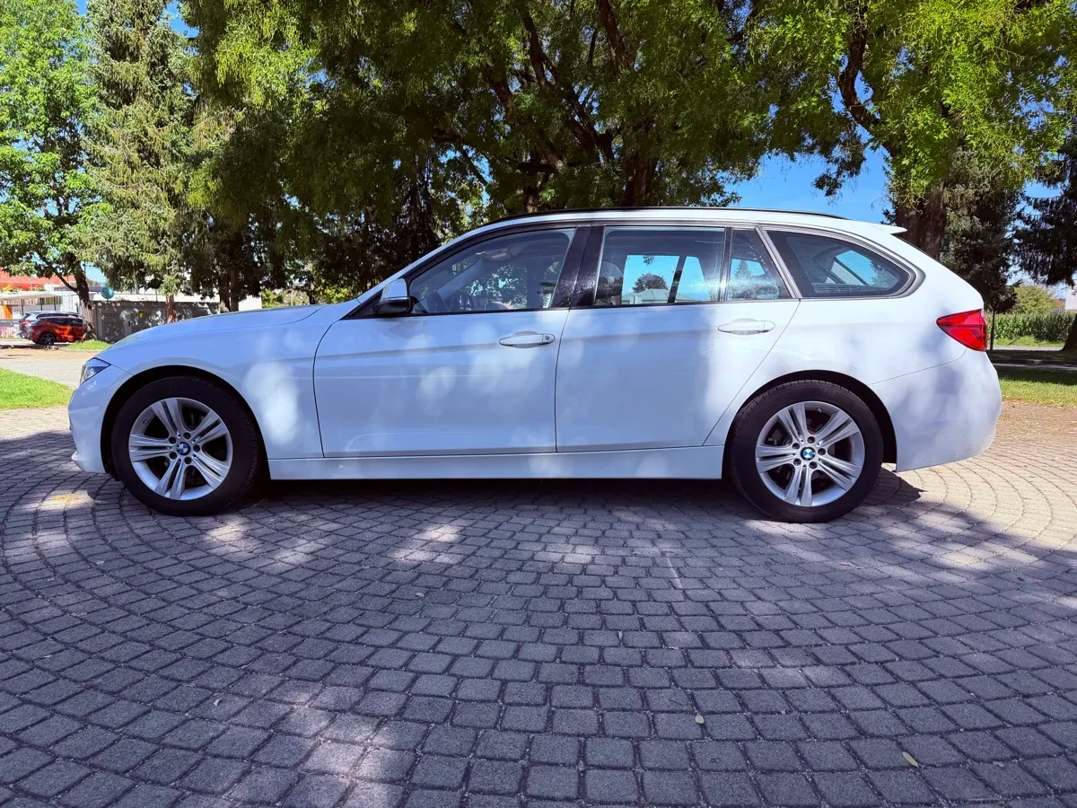 BMW 3 Series 2018 photo 2