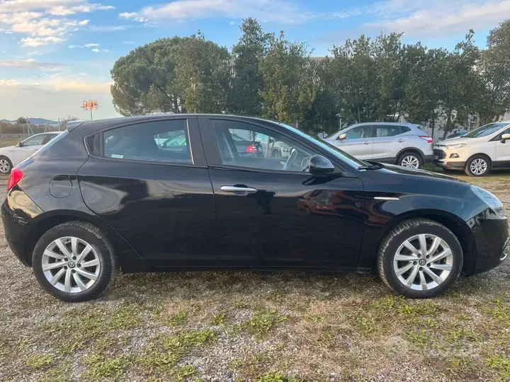 Alfa Romeo Giulietta 2017 photo 5
