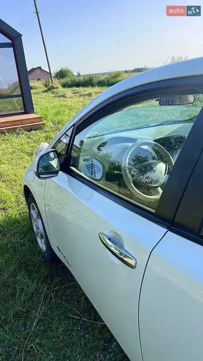 Nissan Leaf 2012 photo 3
