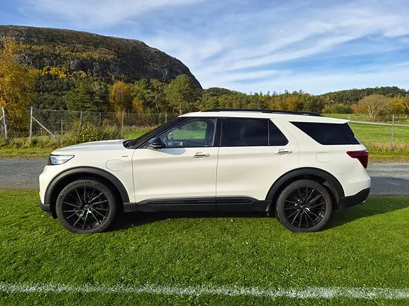 Ford Explorer 2021 photo 3