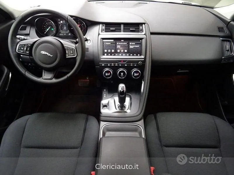 Jaguar E-Pace 2019 photo 4