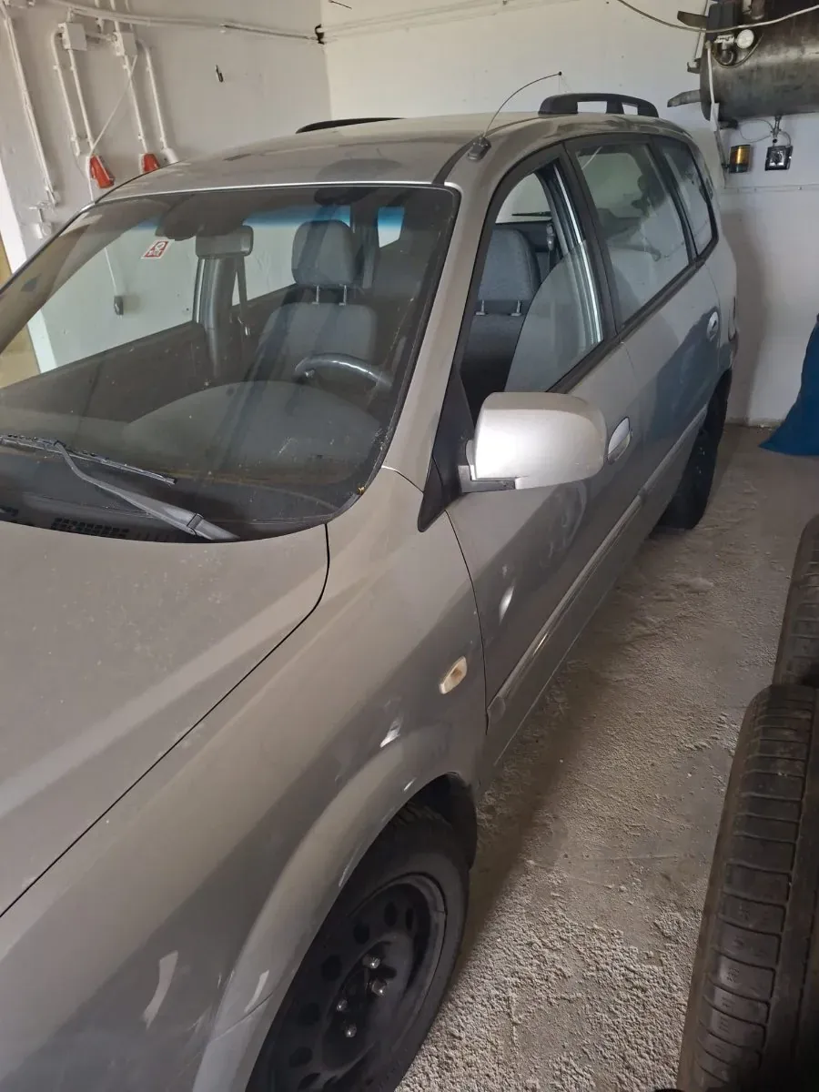 Kia Carens 2004 photo 2