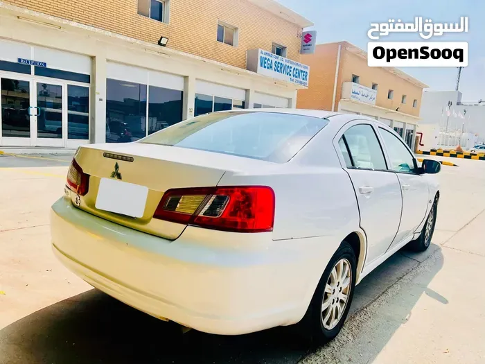 Mitsubishi Galant 2012 photo 5
