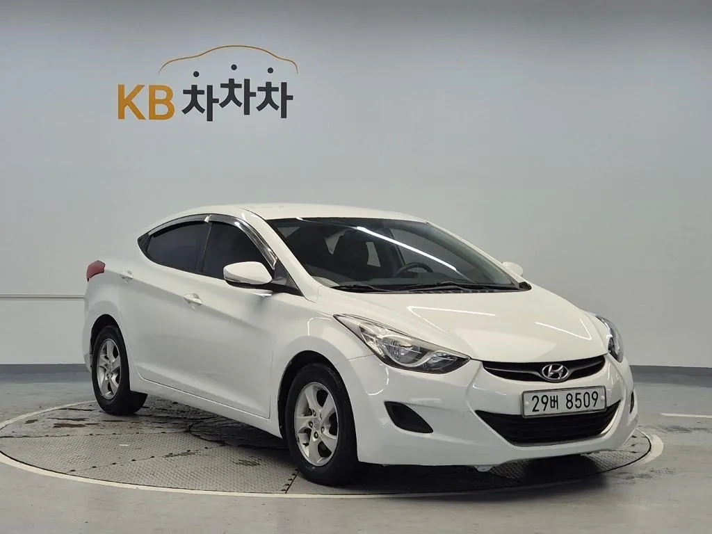 Hyundai Avante 2011 photo 4