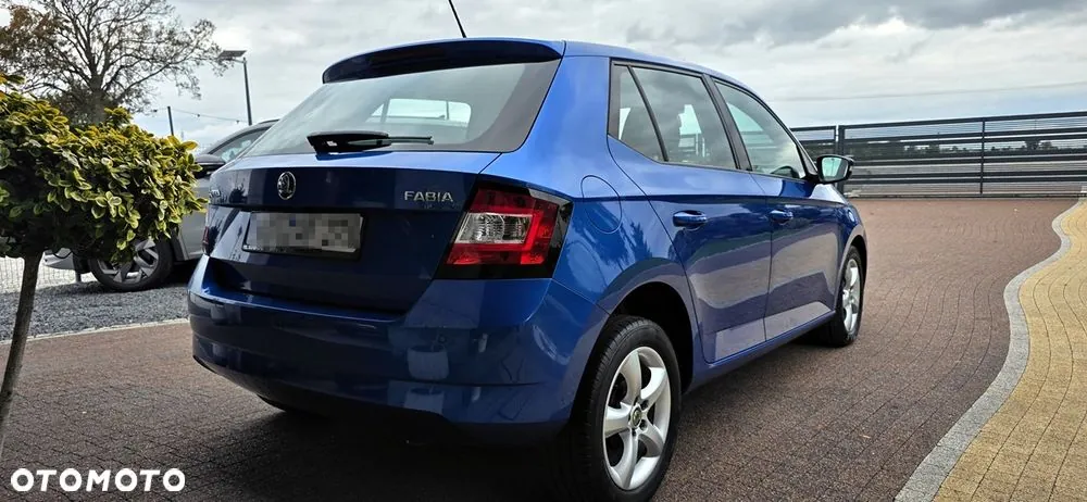 Skoda Fabia 2015 photo 4