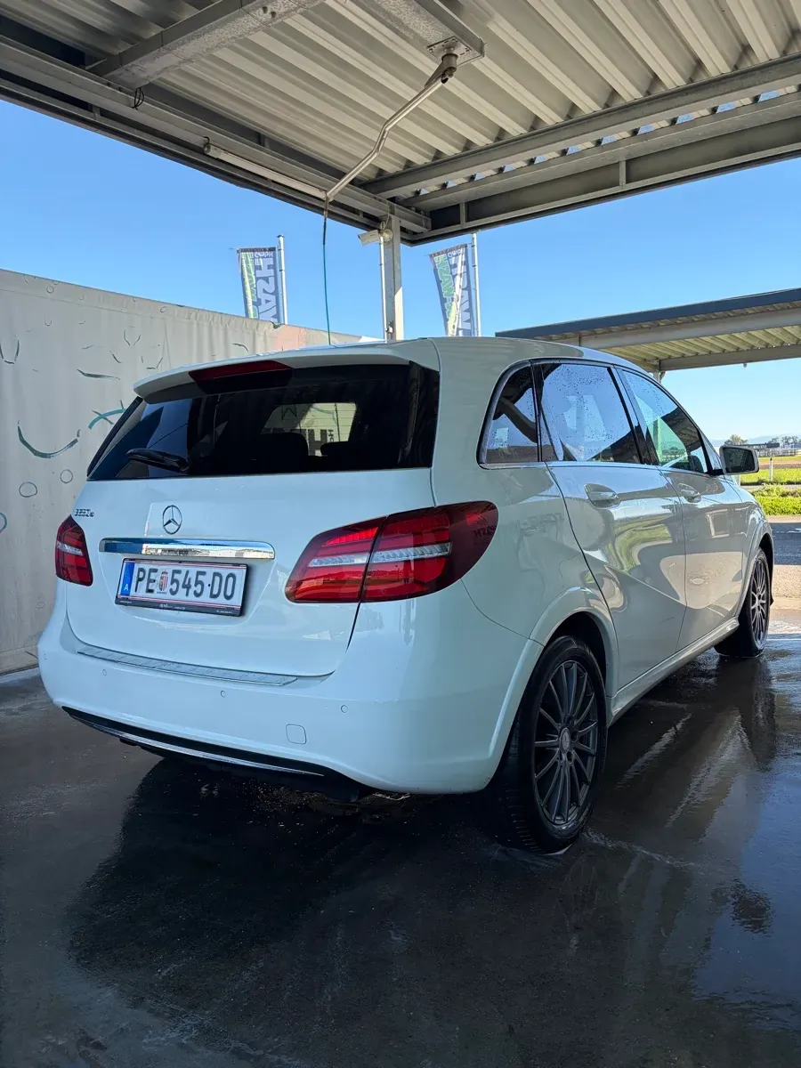 Mercedes-Benz B-Class 2017 photo 3