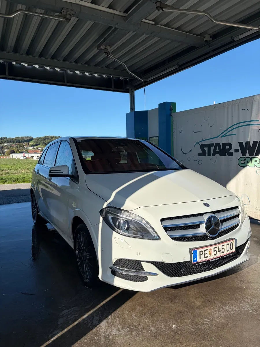 Mercedes-Benz B-Class 2017 photo 2