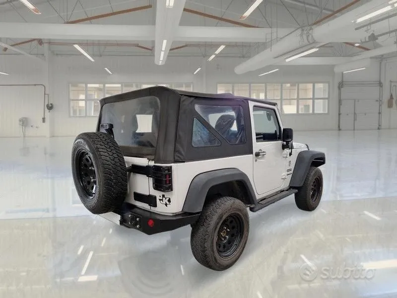 Jeep Wrangler 2012 photo 4