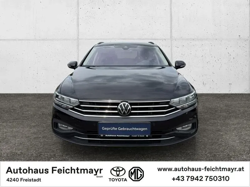 Volkswagen Passat 2023 photo 2