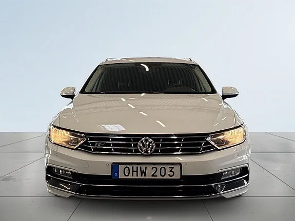 Volkswagen Passat 2017 photo 2