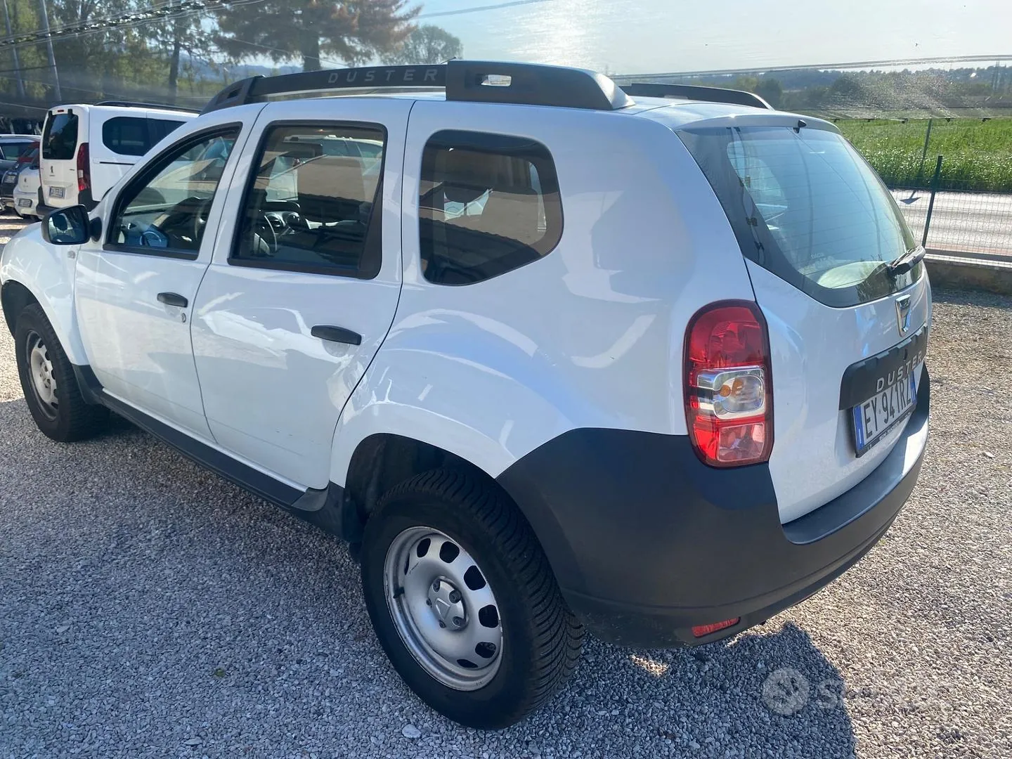 Dacia Duster 2015 photo 2