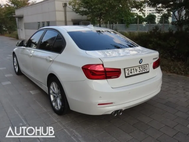 BMW 3 Series 2017 photo 4