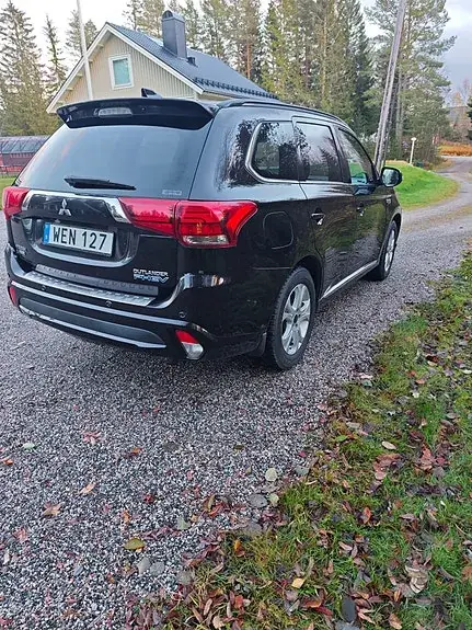 Mitsubishi Outlander 2018 photo 2