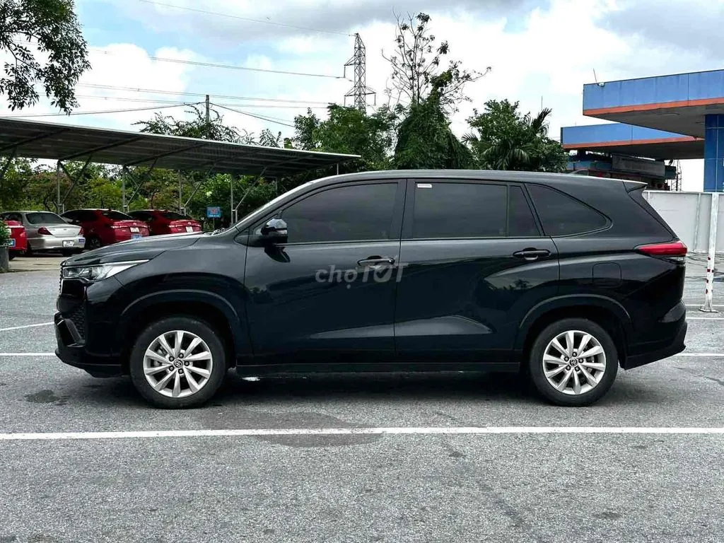 Toyota Innova 2025 photo 4