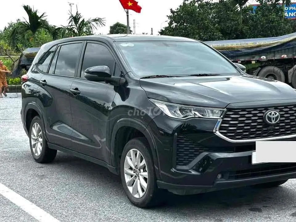 Toyota Innova 2025 photo 2
