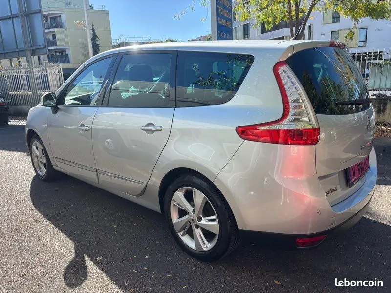 Renault Grand Scenic 2012 photo 4