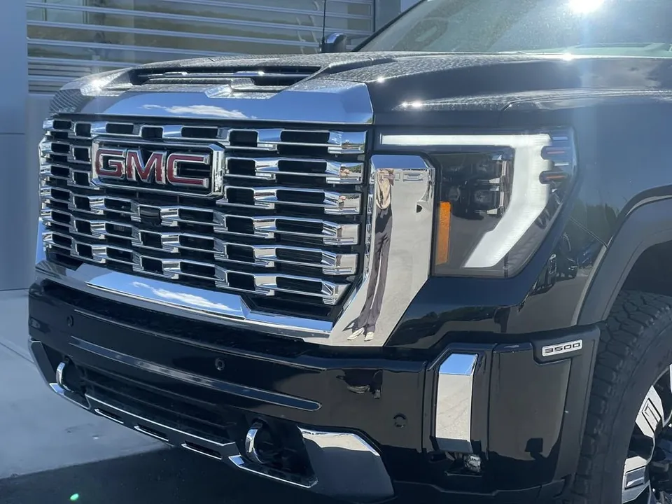 GMC Sierra 3500Hd 2026 photo 3