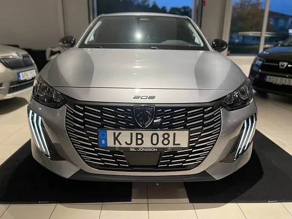 Peugeot 208 2025 photo 2