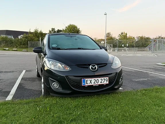 Mazda 2 2012 photo 5