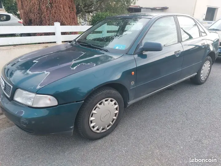 Audi A4 1995 photo 2