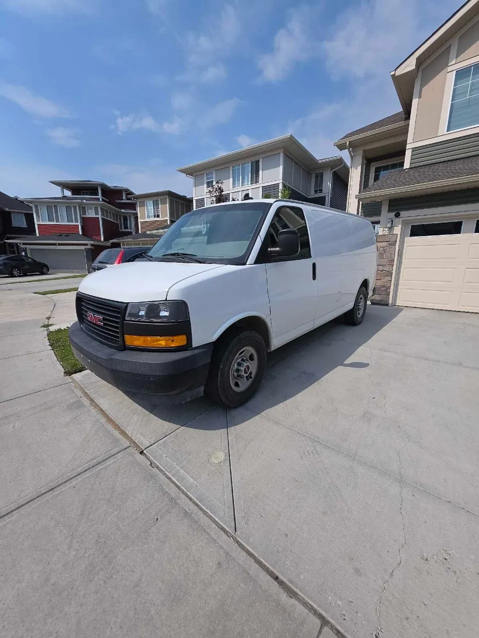 GMC Savana 2020 photo 2