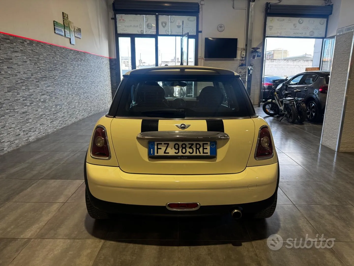 Mini One 2010 photo 5