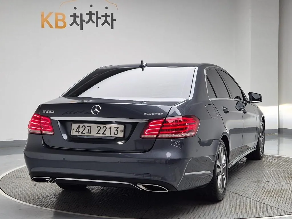 Mercedes-Benz E-Class 2015 photo 3