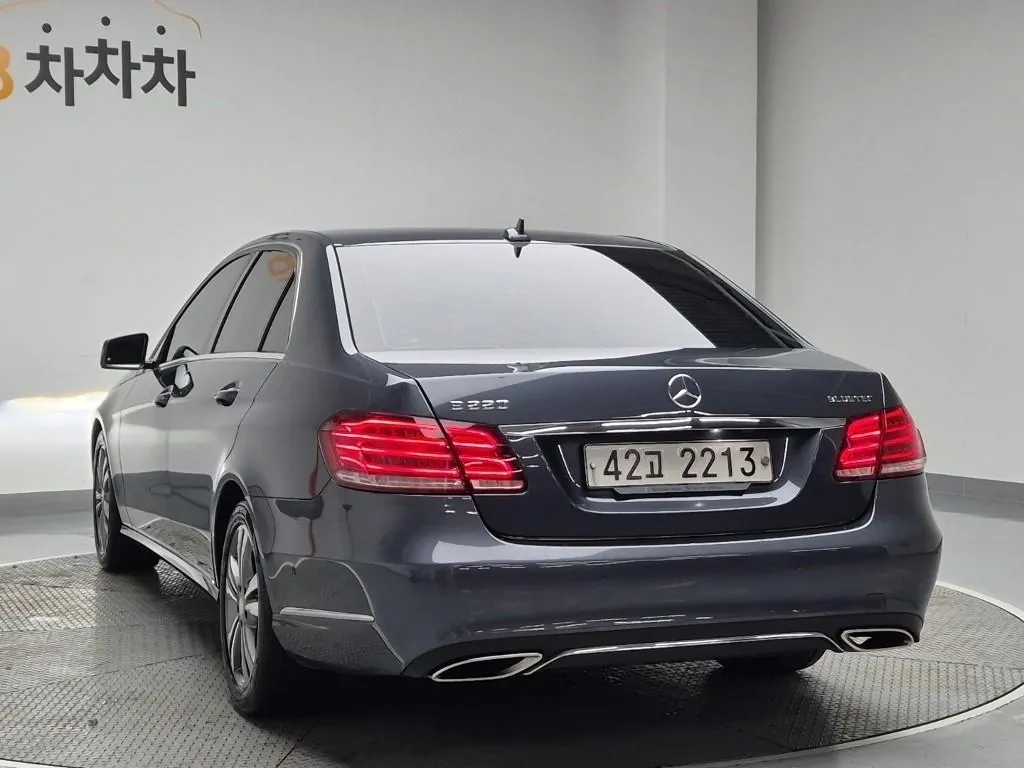 Mercedes-Benz E-Class 2015 photo 2