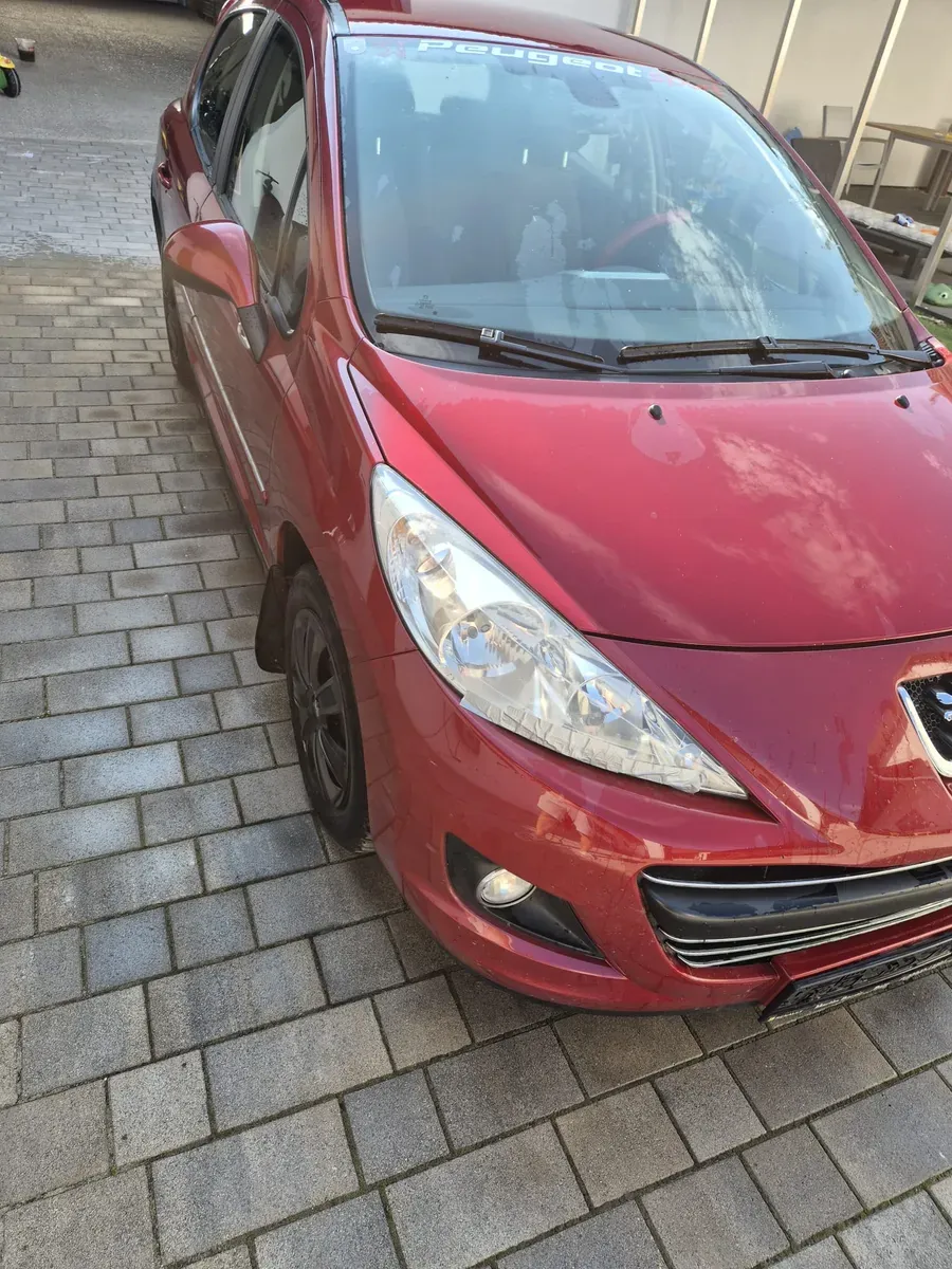 Peugeot 207 2010 photo 3